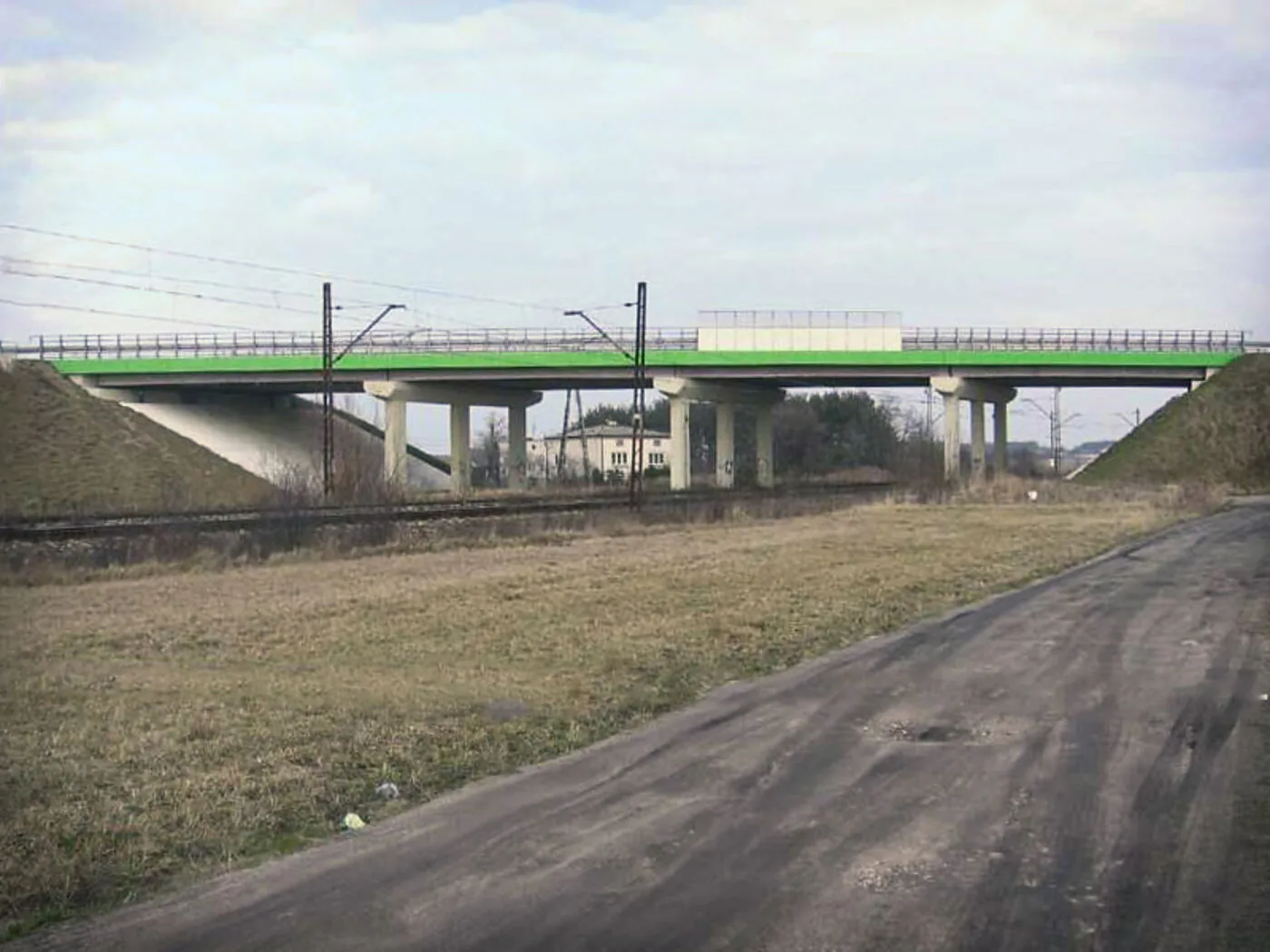 Wiadukt drogowy nad linią kolejową, Rajec